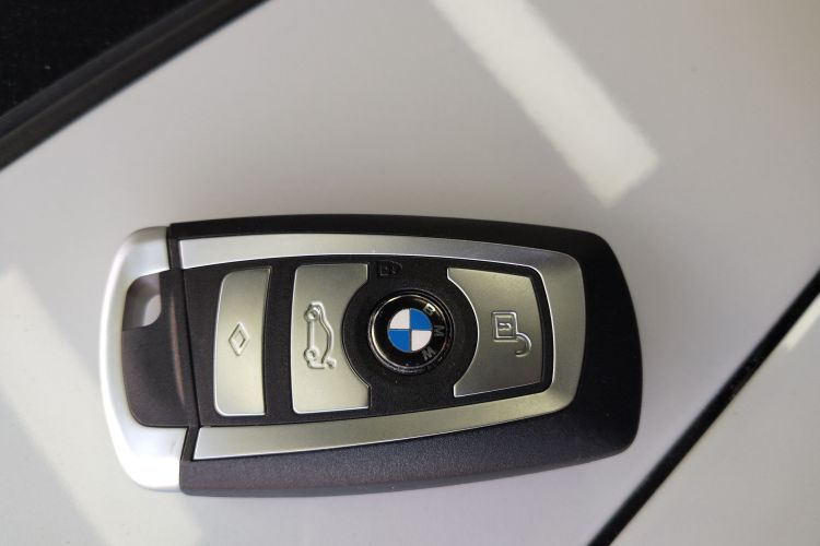 宝马5系GT 2015款 535i 领先型中控内饰11