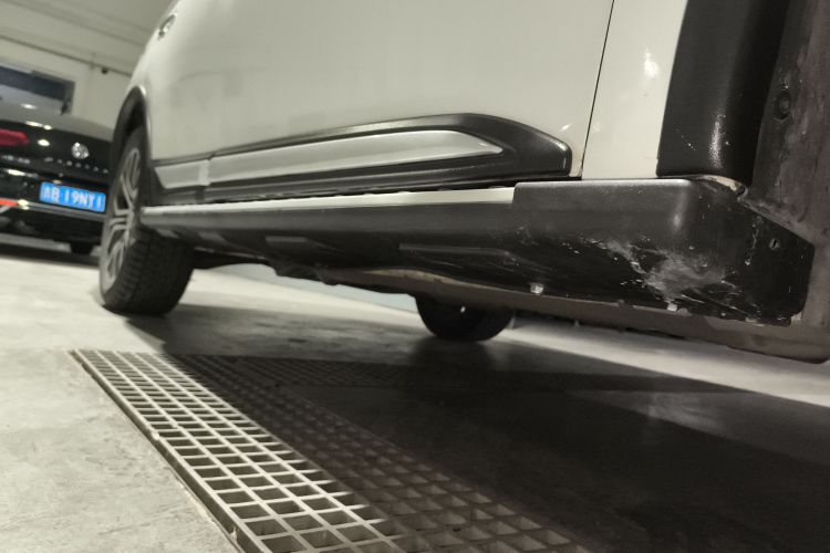 三菱 欧蓝德 2016款 2.4L 四驱精英版 5座局部细节9001