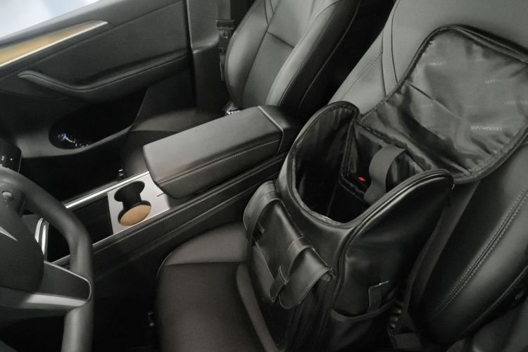 特斯拉 Model Y 2022款 后轮驱动版中控内饰19