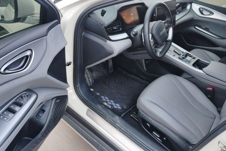 比亚迪 海豹07 DM-i 2025款 智驾版 DM-i 1.5L 125km 尊贵型中控内饰20