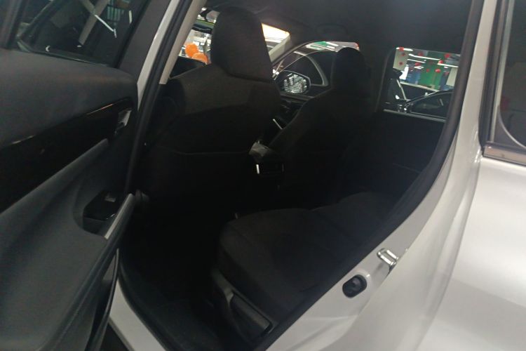 丰田 汉兰达 2022款 双擎 2.5L 两驱精英版 7座中控内饰21