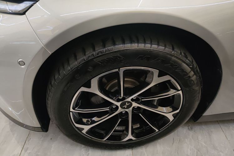 小鹏P7 2021款 480N车身外观6001