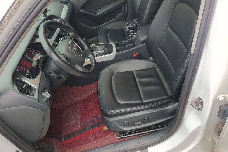 奥迪A4L 2012款 2.0 TFSI 自动标准型中控内饰19