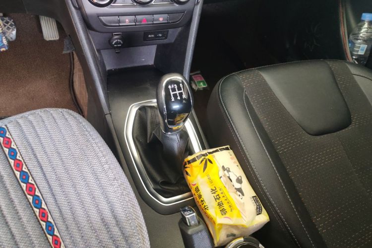 奇瑞 瑞虎3X 2018款 1.5L 手动精英版局部细节18