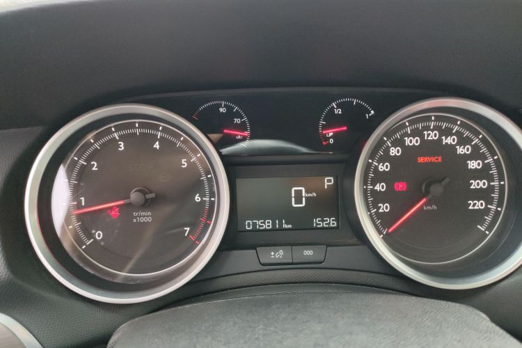 标致408 2016款 1.6T 自动豪华版中控内饰14