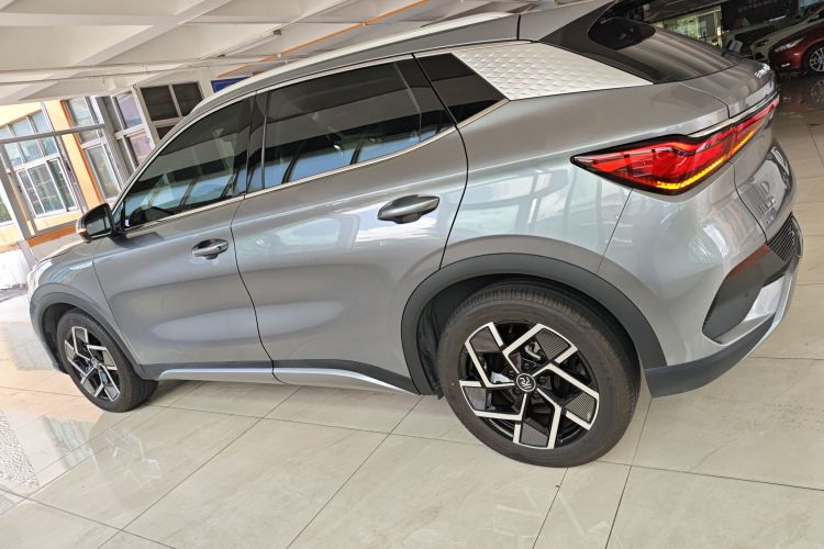 比亚迪 元PLUS 2022款 510KM 旗舰型车身外观4