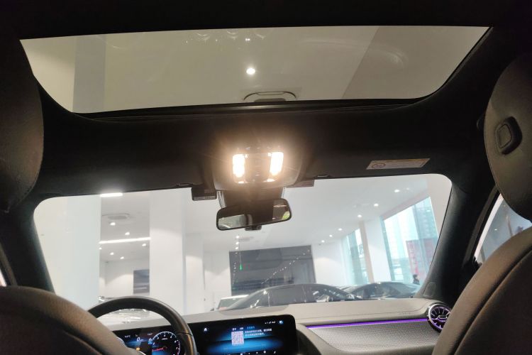 奔驰GLA 2023款 GLA 220中控内饰22