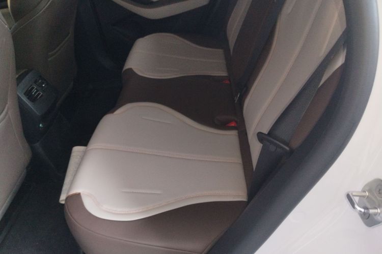 比亚迪 秦PLUS 2024款 荣耀版 DM-i 55KM领先型中控内饰7004