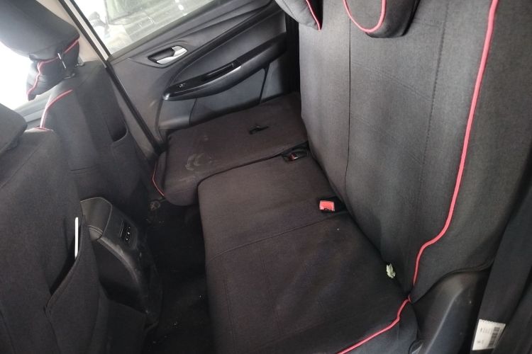 宝骏730 2019款 1.5T CVT时尚型 7座 国VI中控内饰21