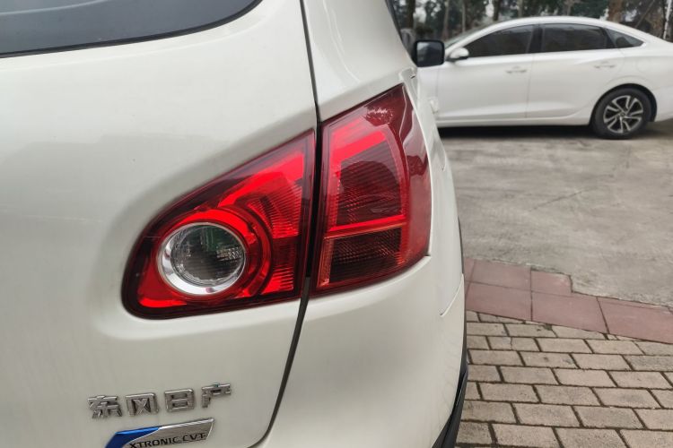 日产 逍客 2015款 2.0XL 酷火 CVT 2WD车身外观9