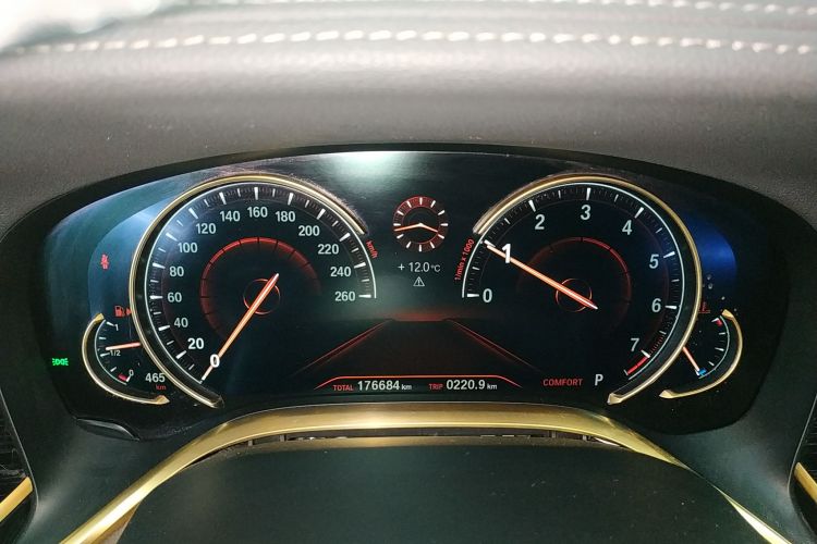 宝马7系 2018款 730Li 领先型 M运动套装局部细节14