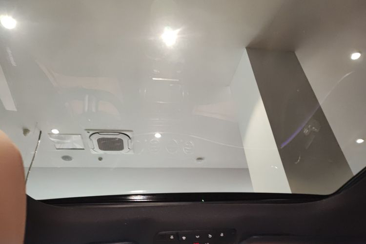 奔驰E级 2023款 E 300 L 运动时尚型中控内饰22