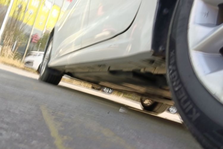 丰田 卡罗拉 2021款 1.2T S-CVT精英PLUS版局部细节9002