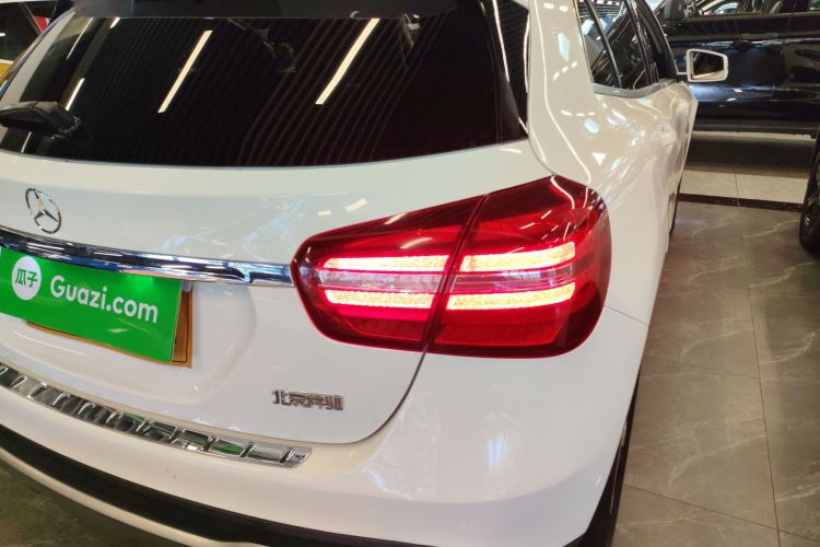 奔驰GLA 2019款 GLA 200 动感型车身外观6006