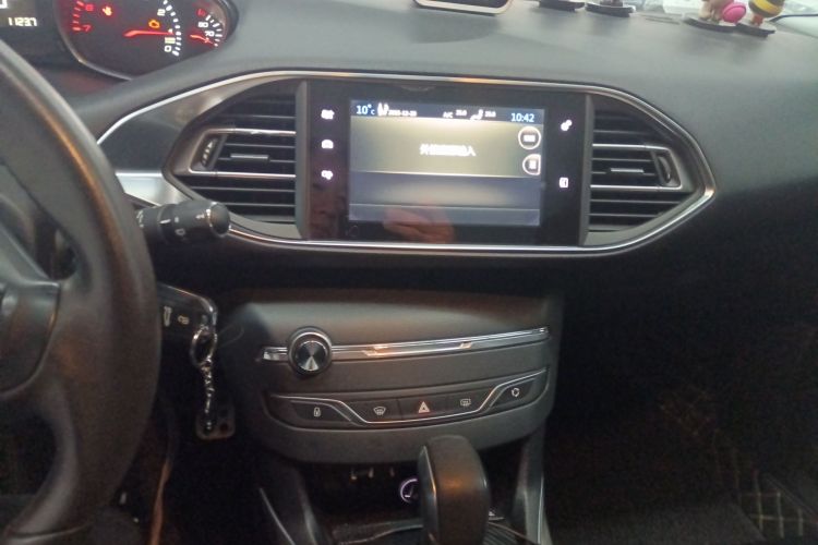 标致308S 2015款 1.6T 自动劲驰版局部细节16