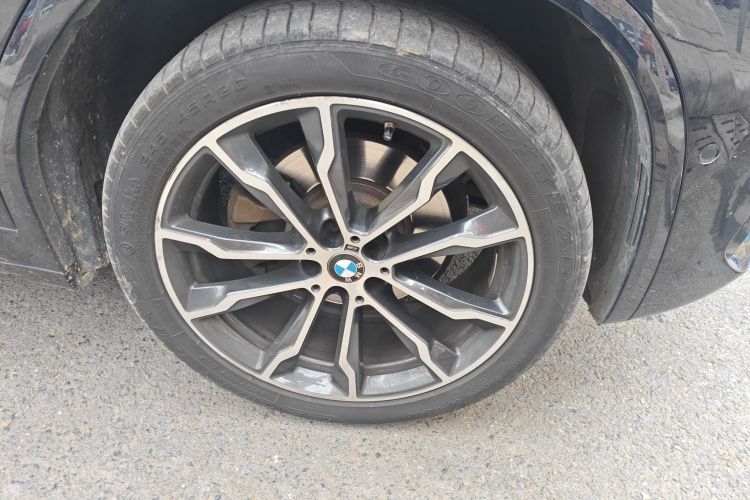 宝马X3 2022款 改款二 xDrive30i 领先型 M曜夜套装车身外观10