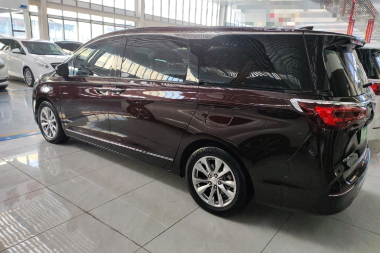 别克GL8 2022款 Avenir艾维亚 六座贤礼版车身外观4