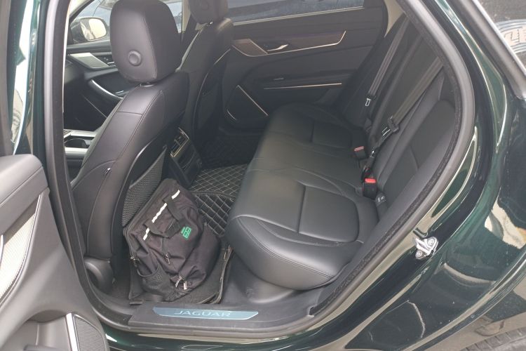 捷豹XFL 2022款 XFL 2.0T P200 两驱精英豪华版中控内饰7004