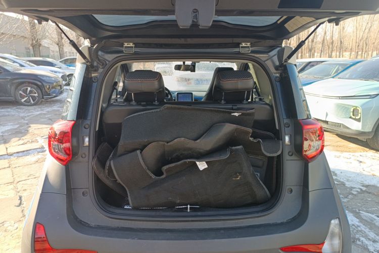 奇瑞 小蚂蚁 2019款 4座智炫版 35kWh机舱底盘23