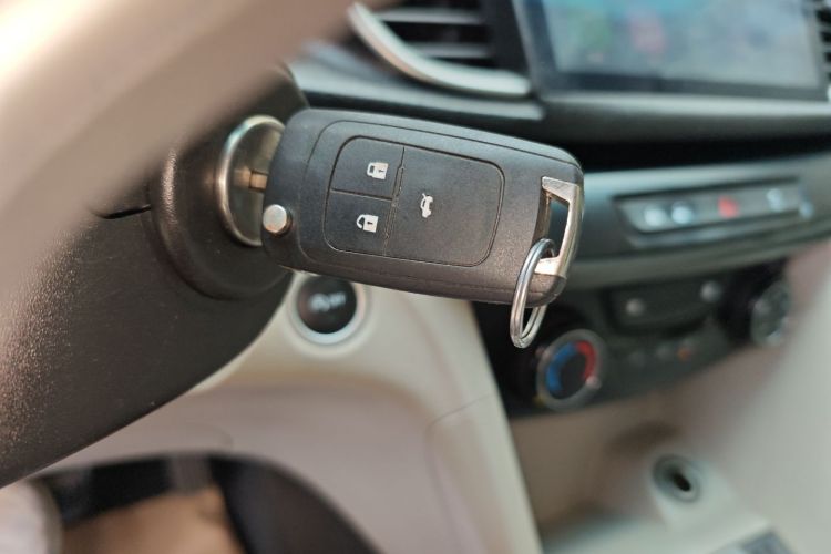 别克 英朗 2018款 15T 手动精英型 国V中控内饰11