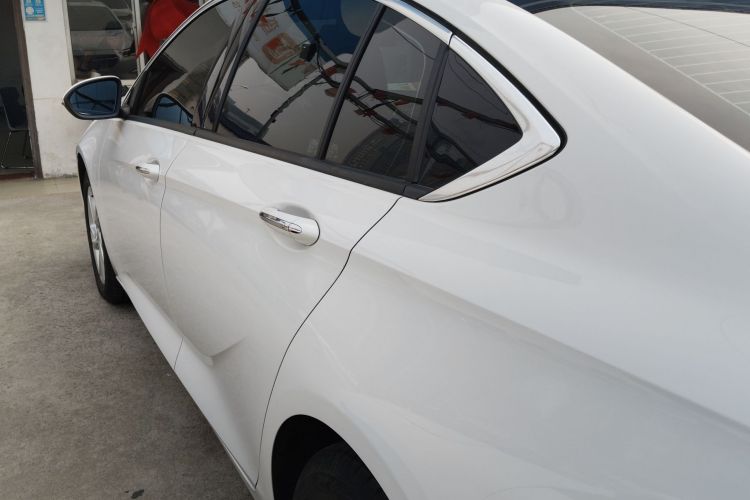 别克 君威 2020款 552T 精英型车身外观4