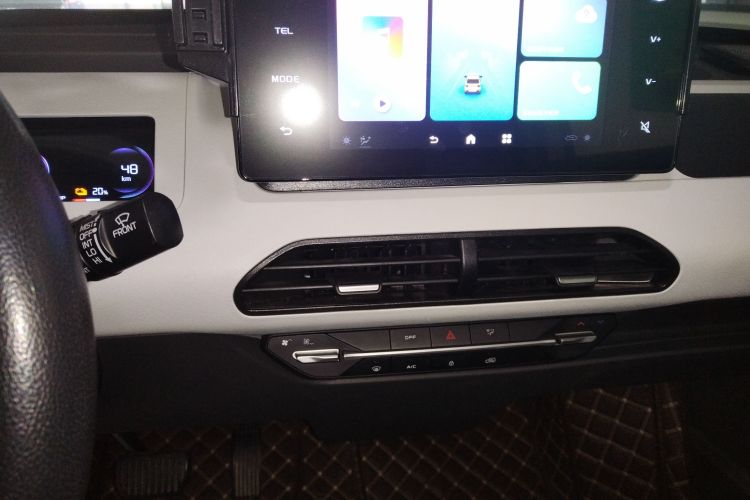 吉利银河 2023款 熊猫mini 200km 耐力熊中控内饰16