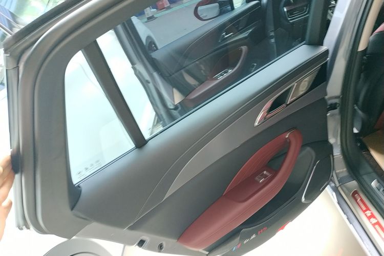 红旗H5 2024款 2.0T 自动智联旗畅版中控内饰49