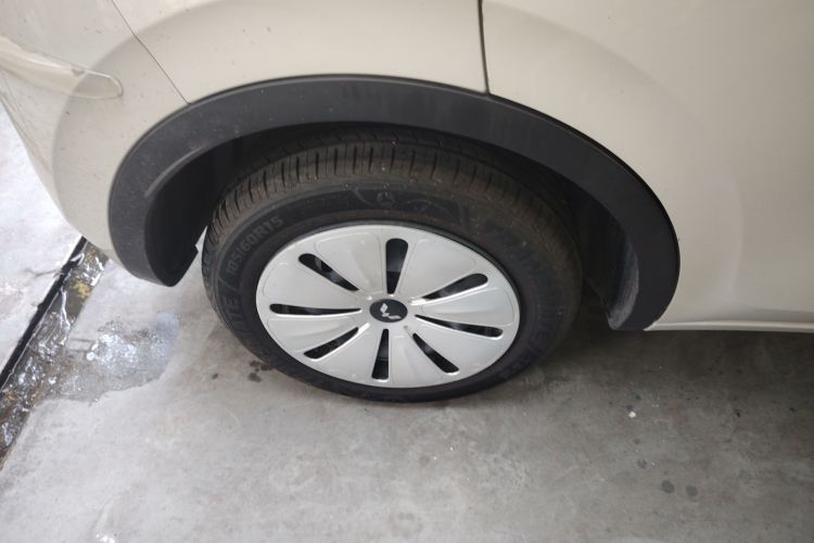 五菱汽车 五菱缤果 2023款 333km 快享款车身外观6008