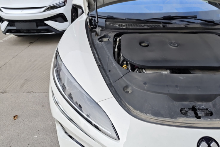 腾势Z9 2024款 1100km 四驱Max版机舱底盘25