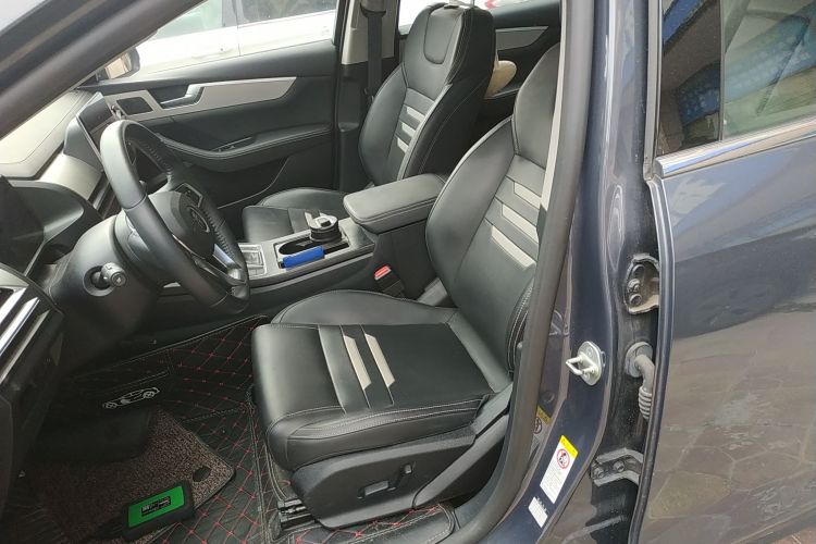 比亚迪 秦Pro 2020款 超越版 1.5TI 自动旗舰型中控内饰19