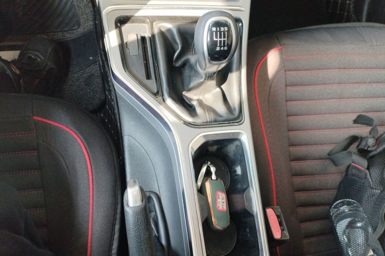 吉利汽车 帝豪GL 2018款 1.4T 手动精英智联型局部细节18