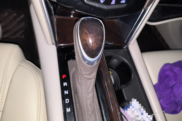 凯迪拉克XTS 2015款 28T 精英型局部细节18