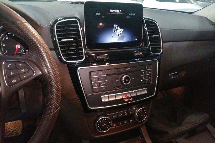 奔驰GLE 2018款 GLE 400 4MATIC 臻藏版中控内饰16