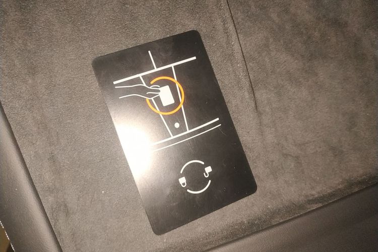 特斯拉 Model 3 2025款 改款 后轮驱动版中控内饰11