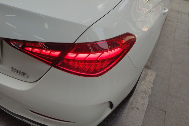 奔驰C级 2022款 C 200 L 运动版车身外观9