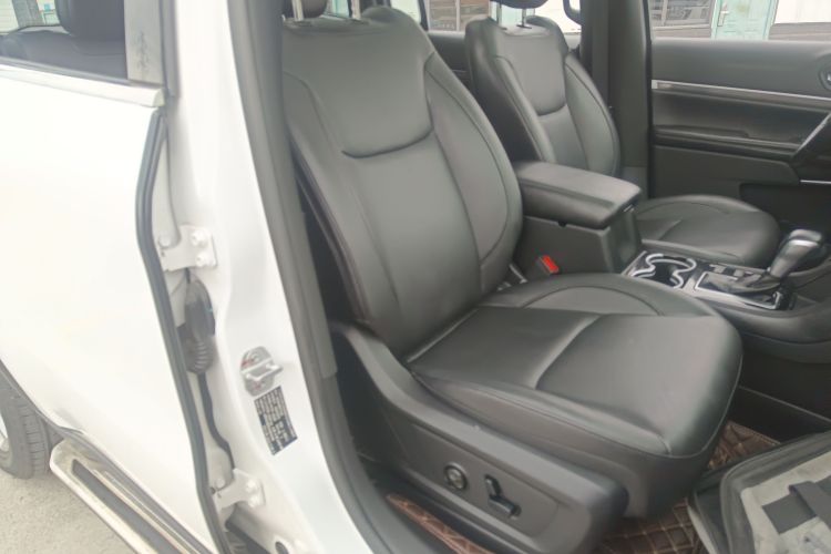 Jeep 大指挥官 2018款 2.0T 四驱尊享导航版 国V局部细节41