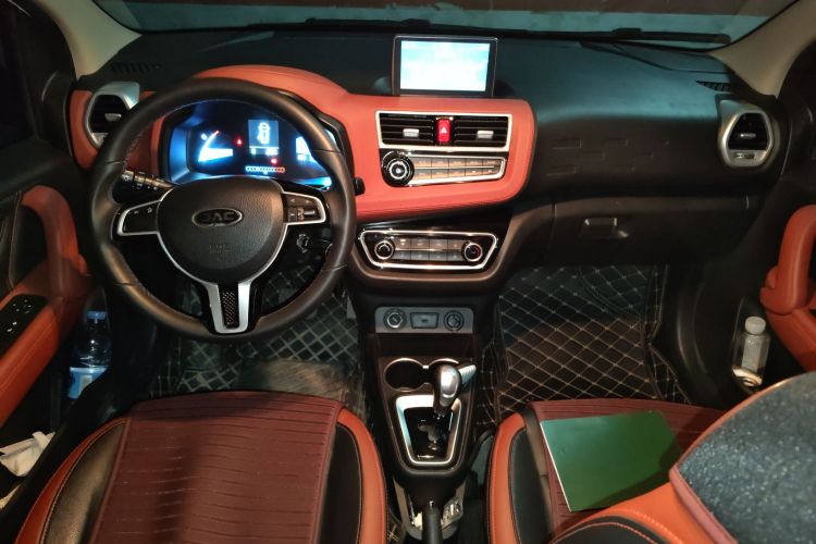 江汽集团 江淮iEV6E 2018款 升级版 iEV6E 豪华智能型中控内饰7002