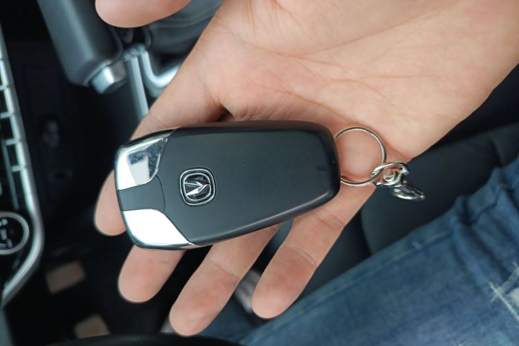 长安 逸动 2022款 PLUS 1.6L GDI CVT精英型中控内饰7001