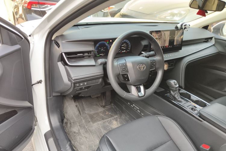 丰田 凯美瑞 2024款  双擎 2.0HG 尊贵版中控内饰20