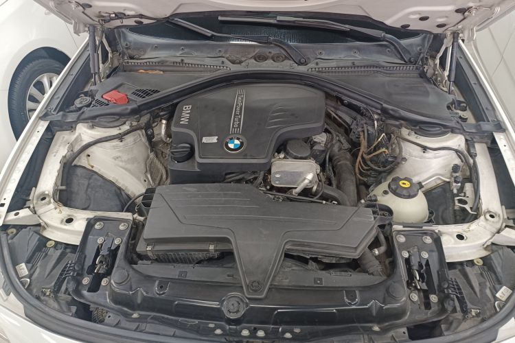 宝马3系GT 2013款 328i 风尚设计套装局部细节24