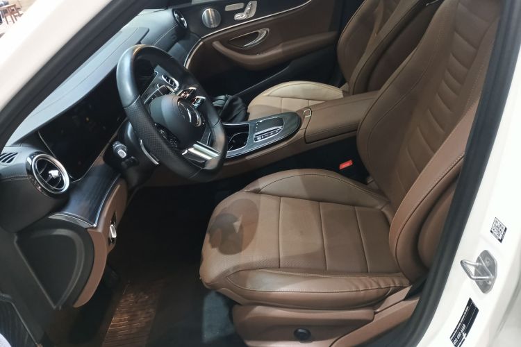 奔驰E级 2021款 E 300 L 运动豪华型中控内饰19