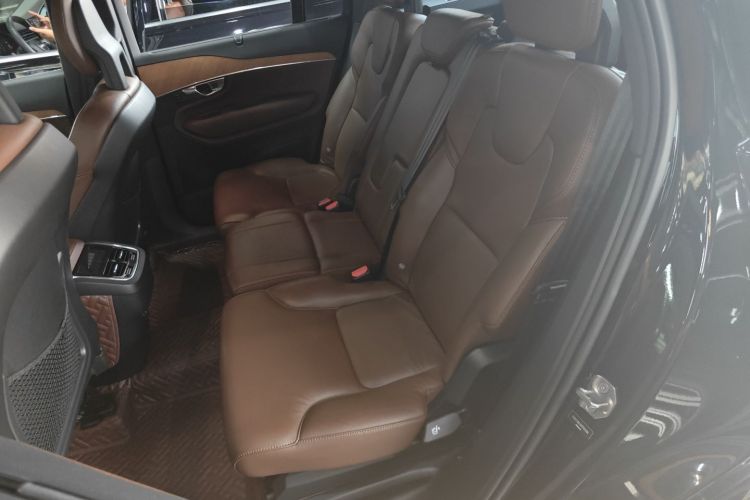 沃尔沃XC90 2021款 B6 智逸豪华版 7座中控内饰21