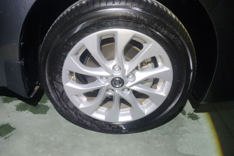 日产 轩逸 2024款 改款二 经典 1.6XE CVT舒适版车身外观10