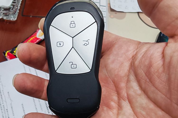 小鹏P7 2023款 P7i 610 鹏翼性能版中控内饰7001