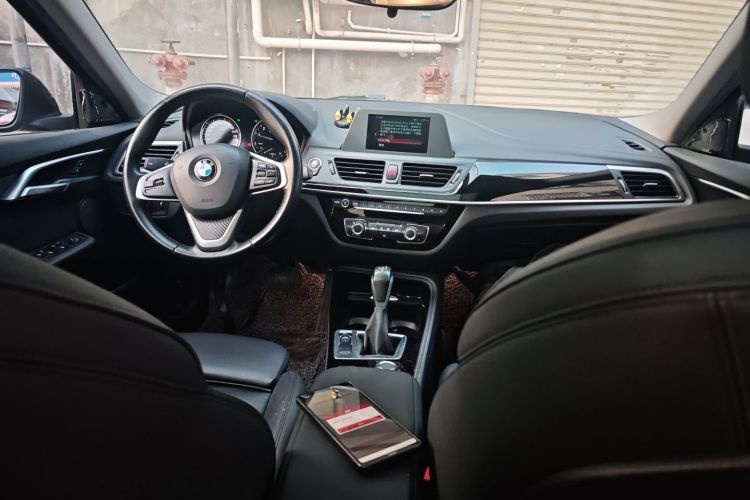 宝马1系 2018款 改款 118i 运动型中控内饰12