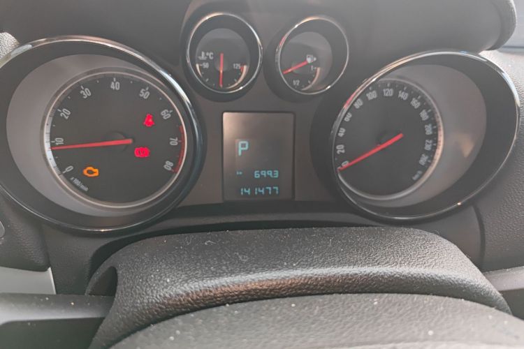 别克 昂科拉 2013款 1.4T 自动两驱精英型中控内饰15