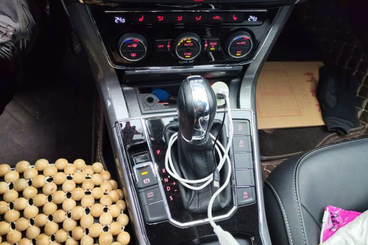 大众 帕萨特 2016款 280TSI DSG尊荣版中控内饰18