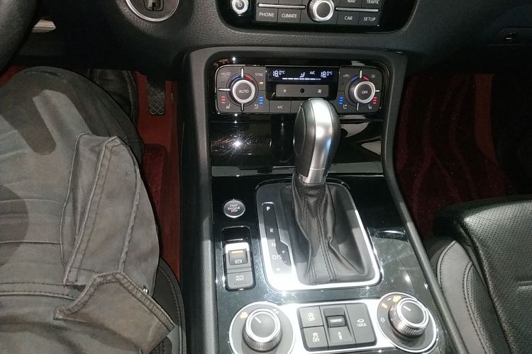 大众 途锐 2017款 3.0TSI 拓界版中控内饰18