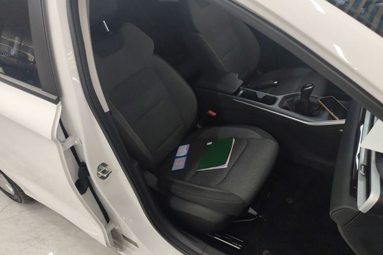 吉利汽车 帝豪 2025款 第4代 1.5L 手动星耀版局部细节41