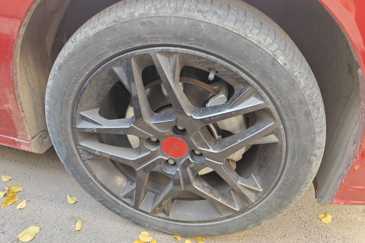 东风风神 奕炫 2021款 230T 自动追影骑士版车身外观6007